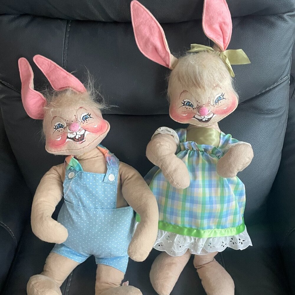 Annalee 2 Vintage 1970's Plush Bunny Boy & Girl Set Easter 20" & 23" Adorable
